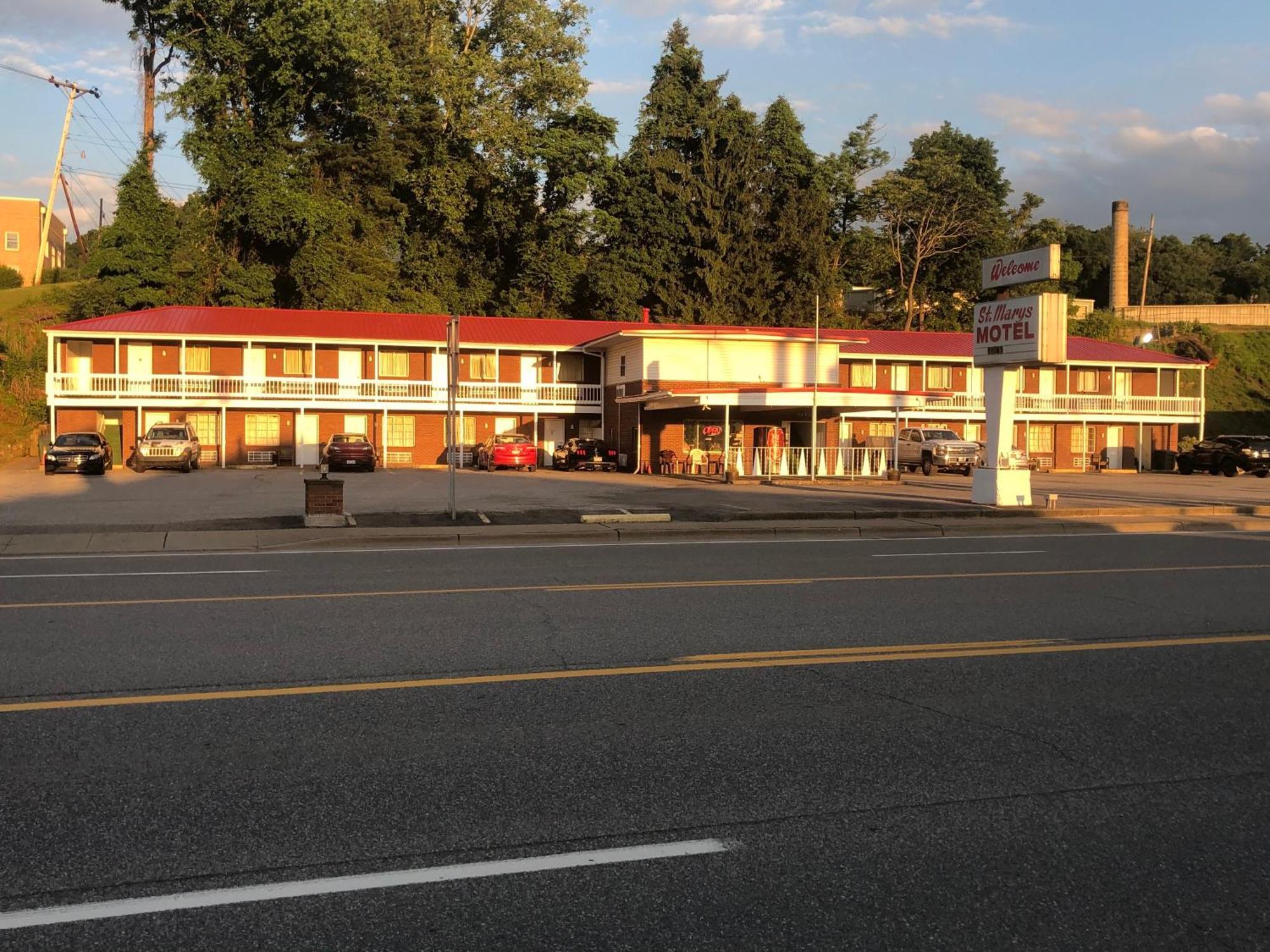 St. Mary'S Motel Saint Marys Exterior photo